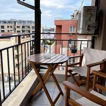Sunny ,st Sofia Апартаменти